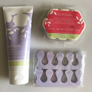 NWT MaryKay pedicure set